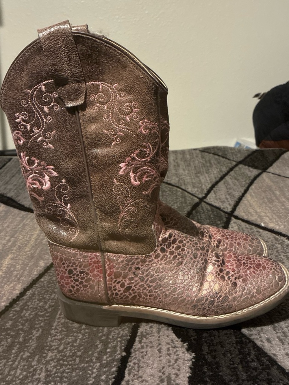 Kids Shyanne Metallic Pink Western Cowboy Boots